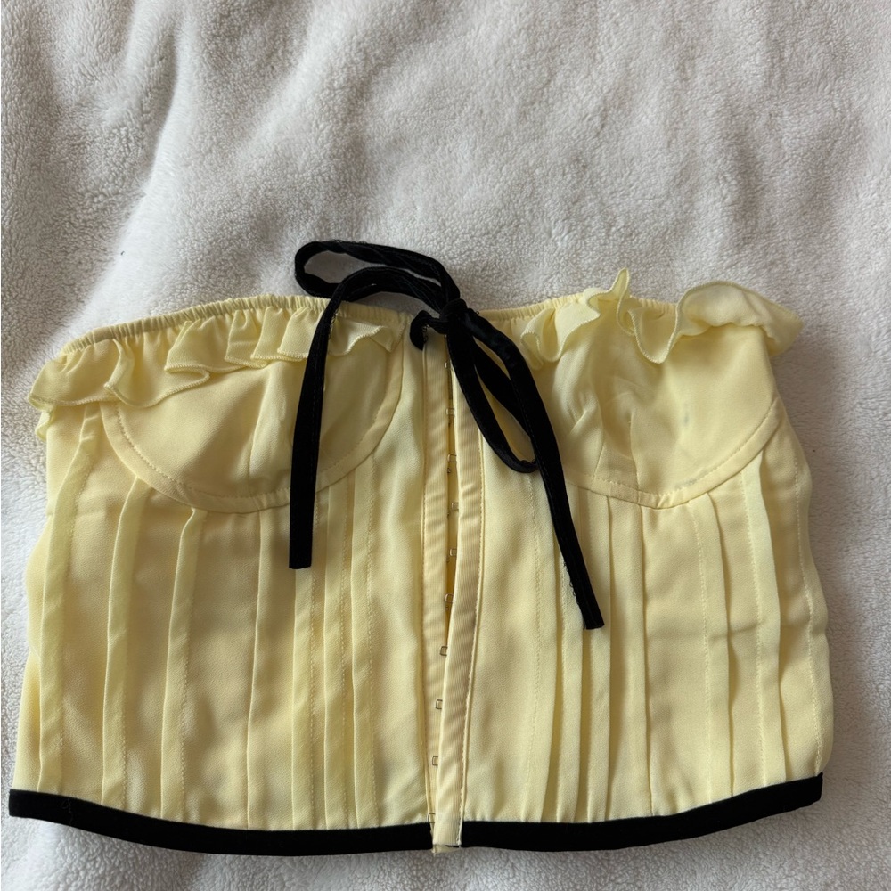 PacSun Yellow and Black Crop Top